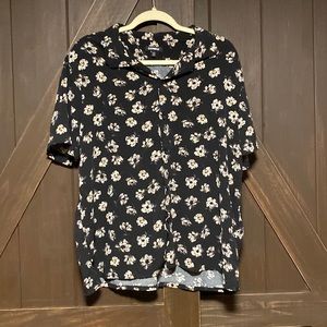 Express XXL/TTG black floral short sleeve button down